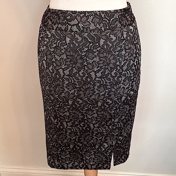 Worthington Stretch Black White Lace Print Front Slit Lined Career Skirt Size 4 - Picture 1 of 11